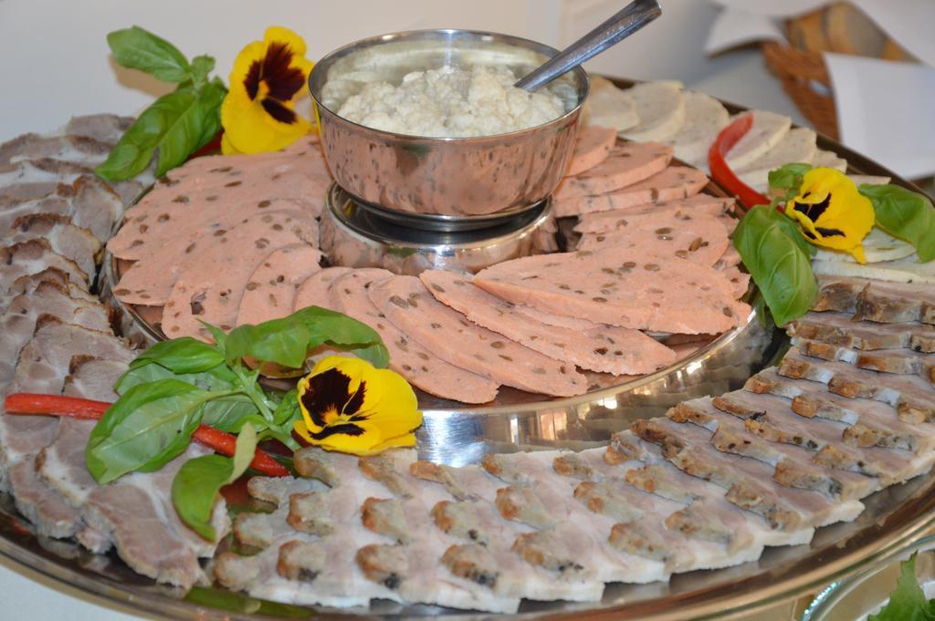 Pod Wzgorzem Bed & Breakfast Frombork Eksteriør billede